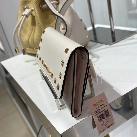 MICHAEL KORS JET SET TRAVEL LADY LARGE TRIFOLD  NON-VEGAN LEATHER WALLET - Picture 4 of 16